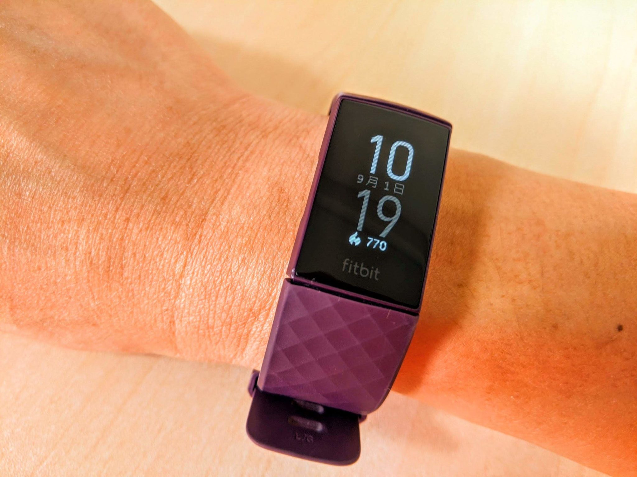 apple watch fitbit charge 3